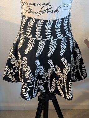 Floral Contrast Circle Skirt - Black & White